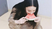娱乐吃瓜酱白衣服,揭秘白衣服背后的时尚秘密
